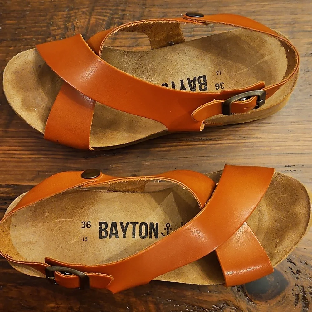 BAYTON LEATHER WEDGE SANDALS